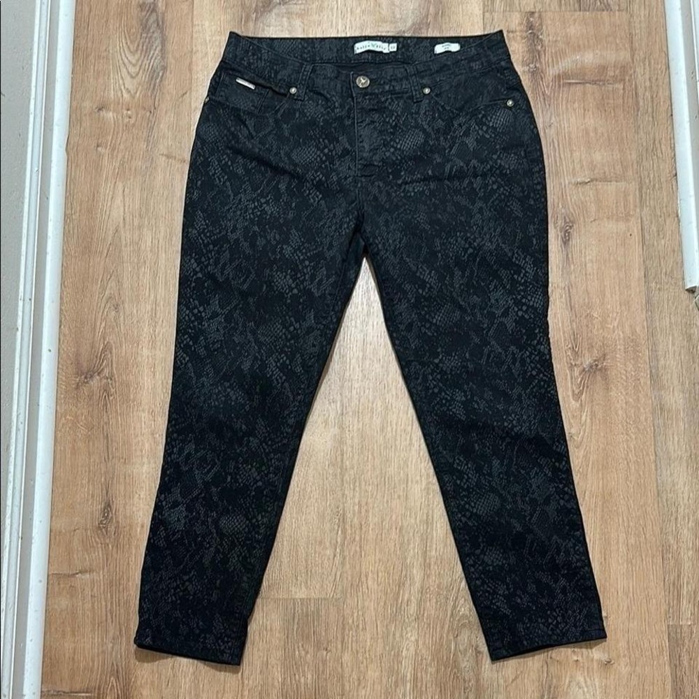 BEIJA FLOR | Black Reptile‎ Snakeskin Audrey Ankle Jeans